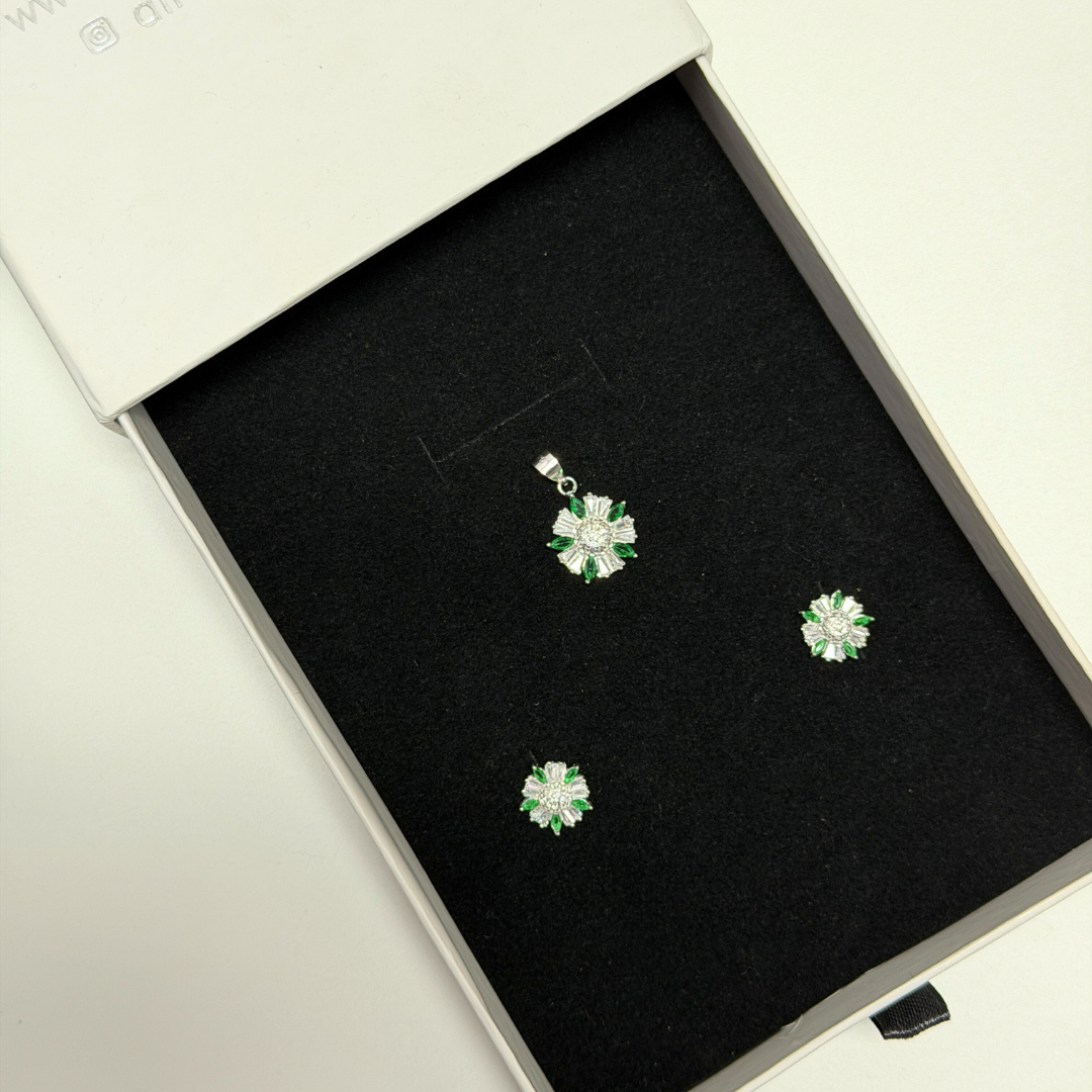Petal Silver Pendant Set