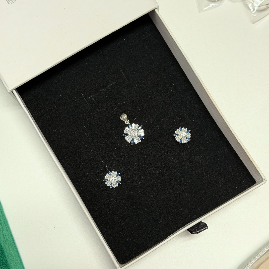 Petal Silver Pendant Set