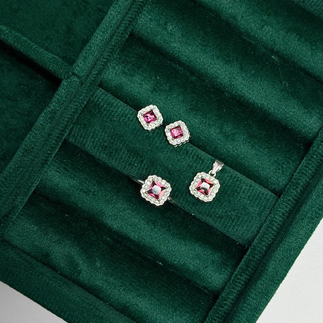 Lace Edge Silver Pendant Set