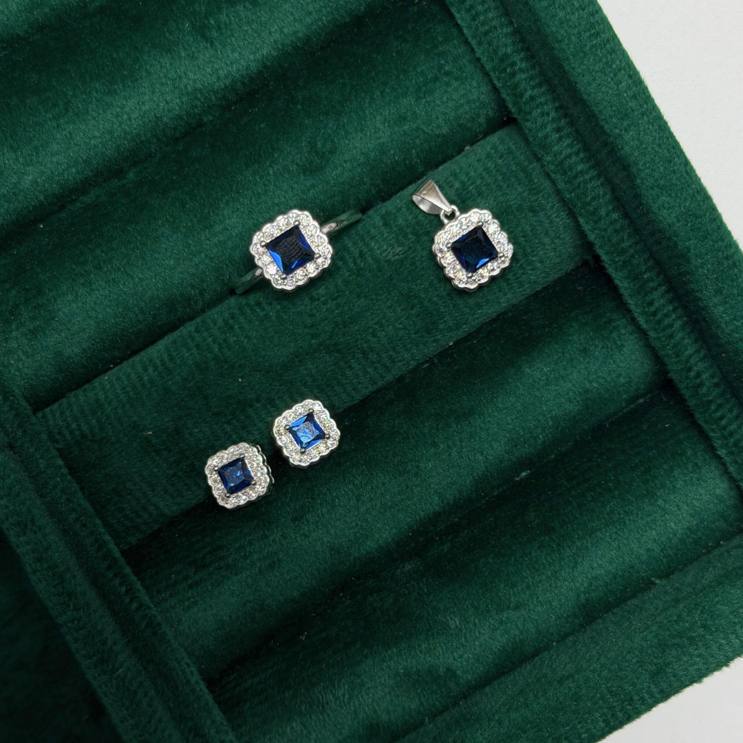 Lace Edge Silver Pendant Set